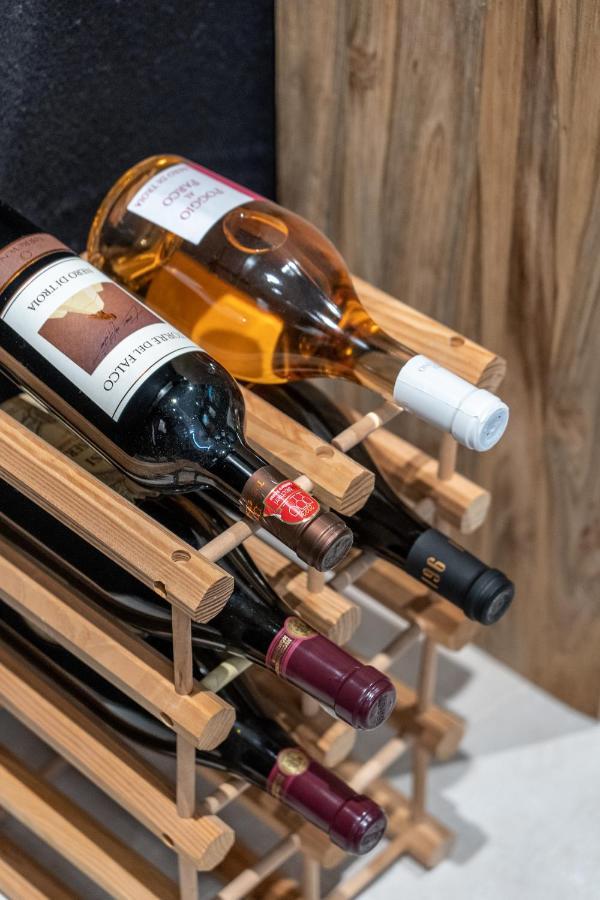 Wineart House, Terracielo Indipendente Nel Centro Di Monopoli Apartment Екстериор снимка